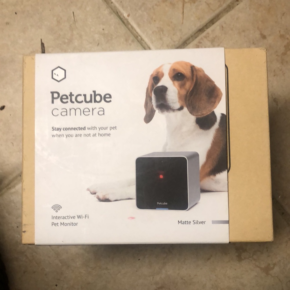 Pet cube, interactive with Wi-Fi